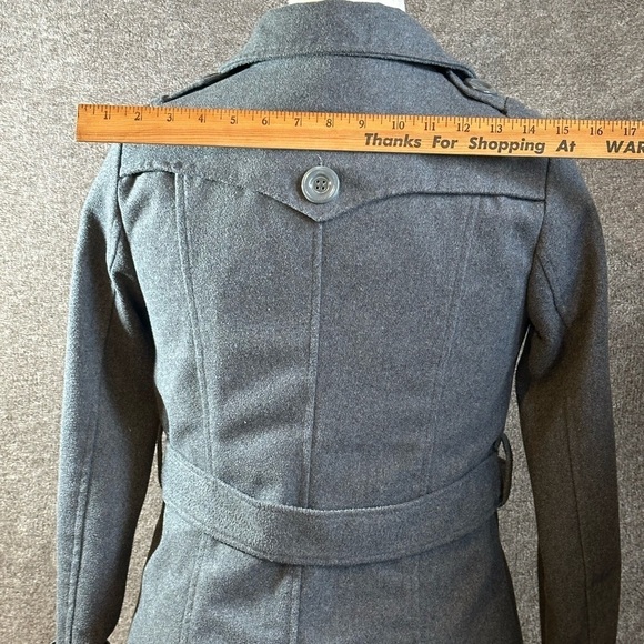 Chico’s Gray Wool Blend Belted Trench Coat
Double Breasted Notched Lapel - Picture 4 of 7
